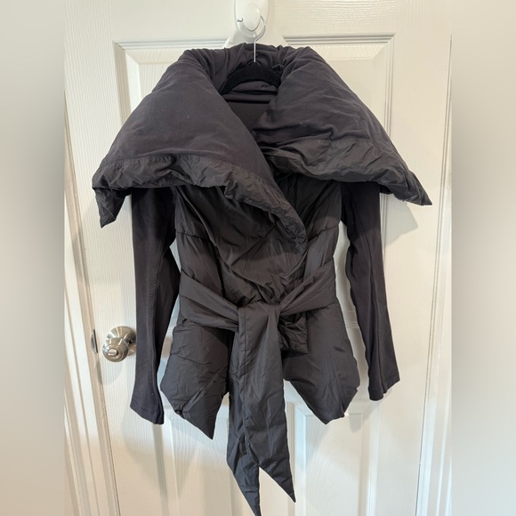 Lululemon Down To The Studio Jacket
Black / Reversible Slub Black Vintage Size 4 - Picture 9 of 16